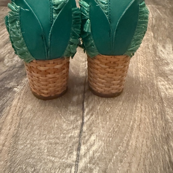 KATE SPADE NEW YORK Pineapple Wiatt Heels 8 - Picture 7 of 8